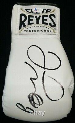 FLOYD MAYWEATHER JR. Autographed CLETO REYES Boxing Glove. BECKETT WITNESSED