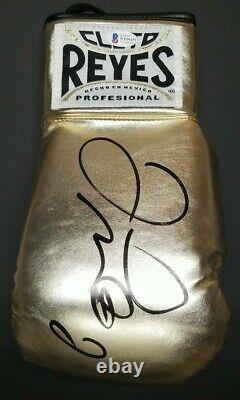 FLOYD MAYWEATHER JR. Autographed CLETO REYES Gold BOXING GLOVE. BECKETT WITNESS