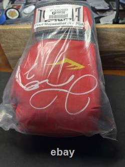Floyd Mayweather Jr. Autographed/ Signed Boxing Glove PSA Authenticated Left