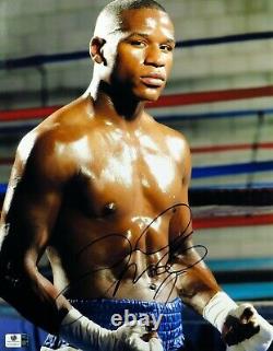 Floyd Mayweather Jr Signed Autographed 11X14 Photo Champion Sexy Abs Pose 834637