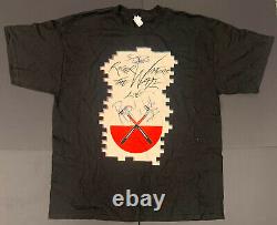 Roger Waters + Snowy White Autographed Pink Floyd The Wall Concert T-Shirt JSA